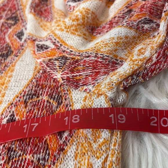 Signature 1 Studio Diamond Pattern Sweater - Picture 7 of 8